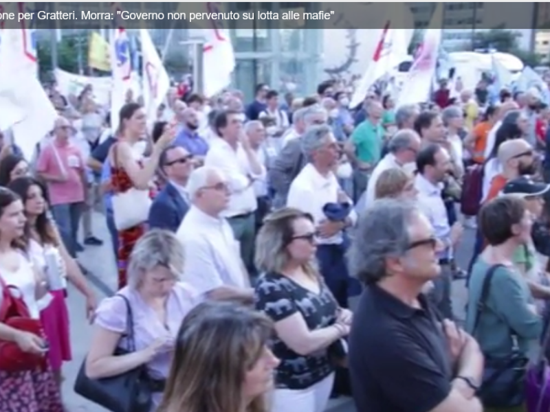 Milano, la manifestazione per Gratteri. Morra: "Governo non pervenuto su lotta alle mafie"